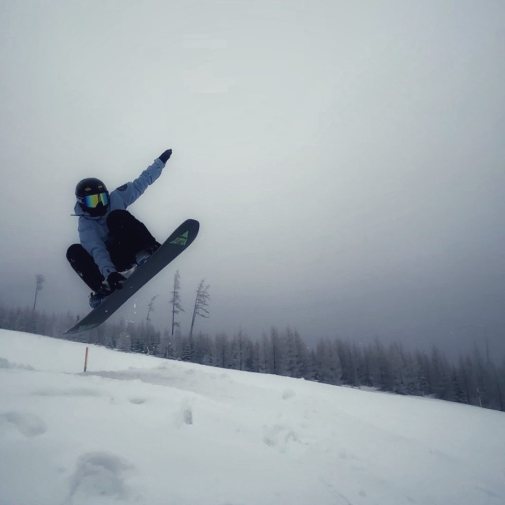 Snowboarding in Tatrasnka Lomnica